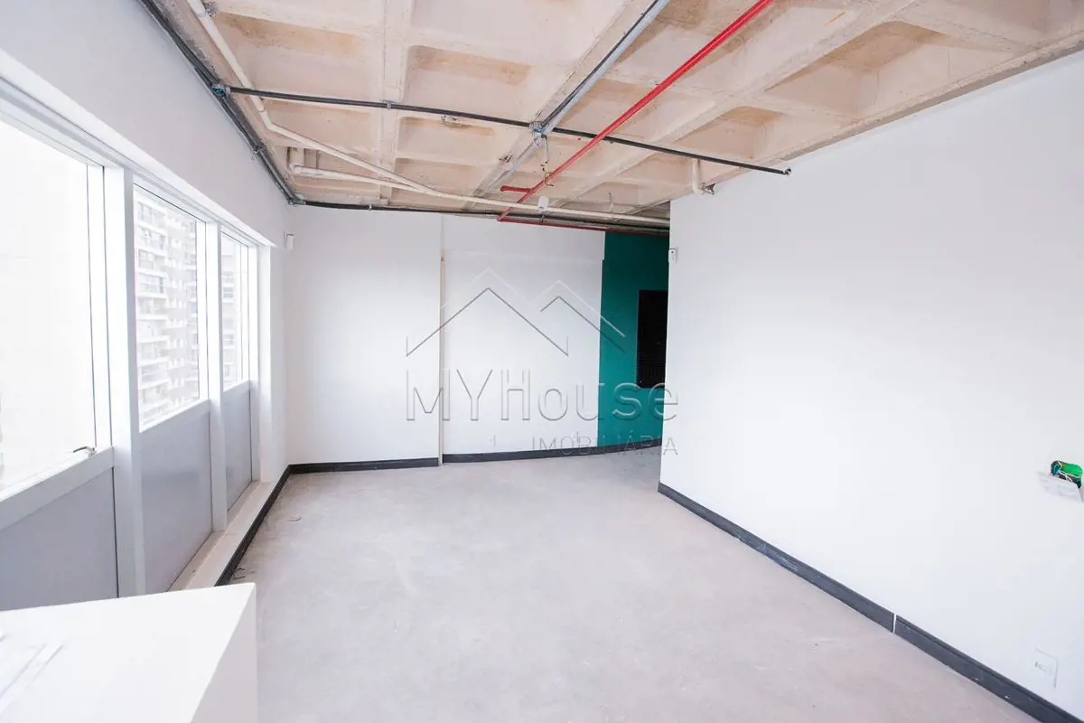 Excelente Sala Comercial no DF Century PlazaESPECIFICAÇÕES DO IMÓVEL: Sala comer...