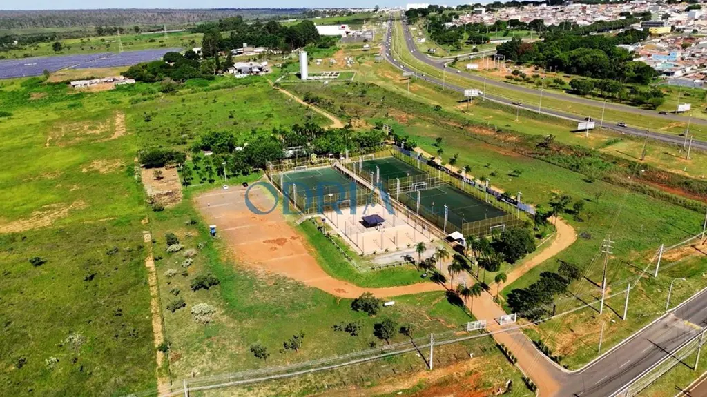 Área / Terreno plano com potencial construtivo - Beira de Asfalto em Ceilândia -...