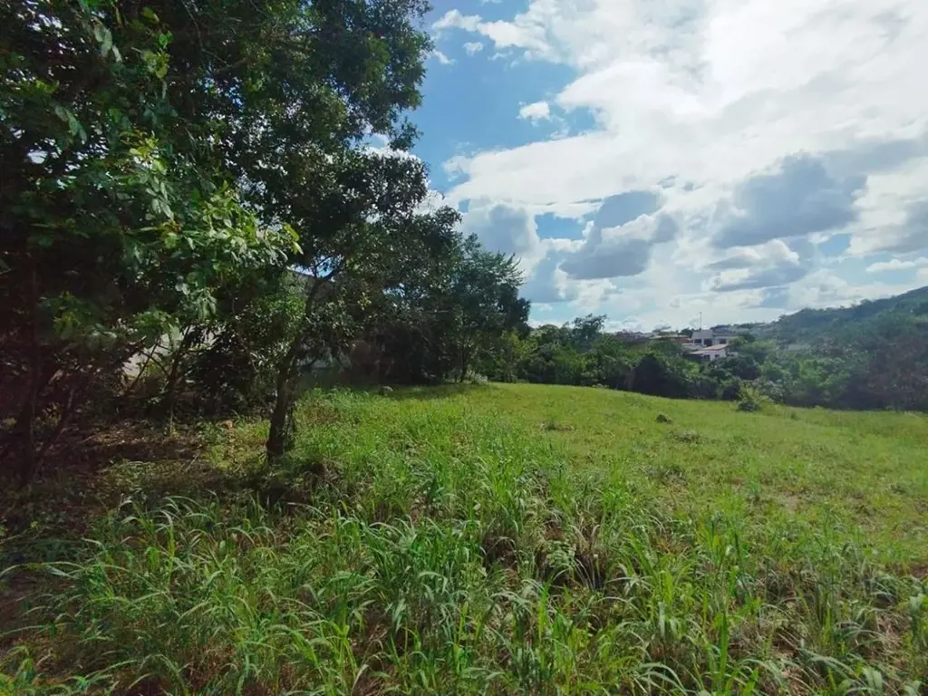 Terreno à Venda no Condomínio Ouro Vermelho II 1000m² | Ótima Localização e Infr...