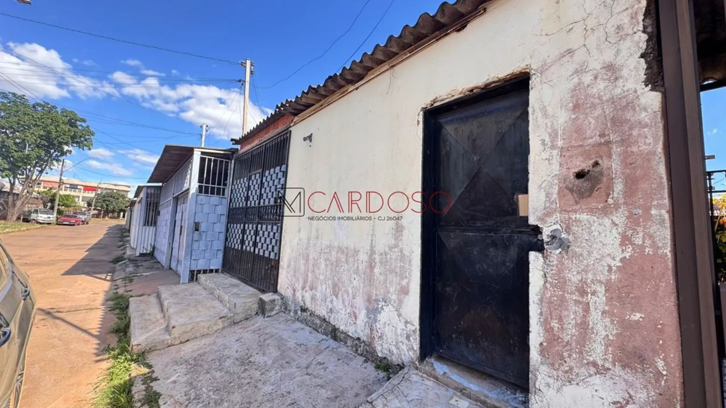 CASA À VENDA NA QR 417 – SAMAMBAIA NORTEExcelente oportunidade em uma das regiõe...
