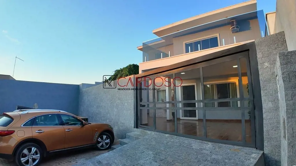 Sobrado Moderno com Amplo Espaço e Área Verde – Arniqueiras | Vale ParkwayÓtima ...