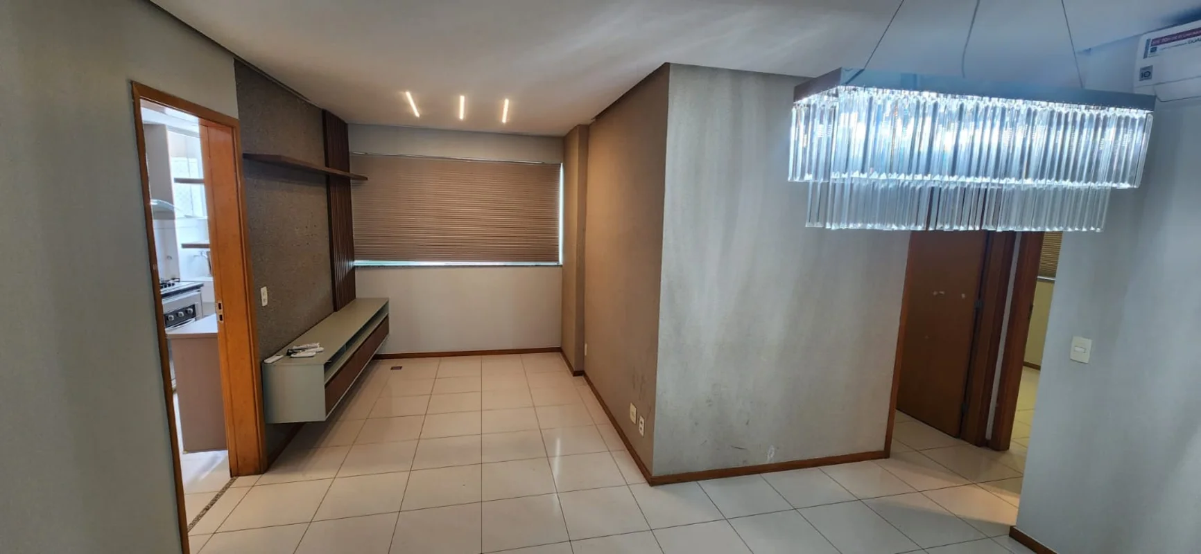 Alugo Excelente Apartamento Duplex com 3 Quartos – Condomínio CompletoApresentam...