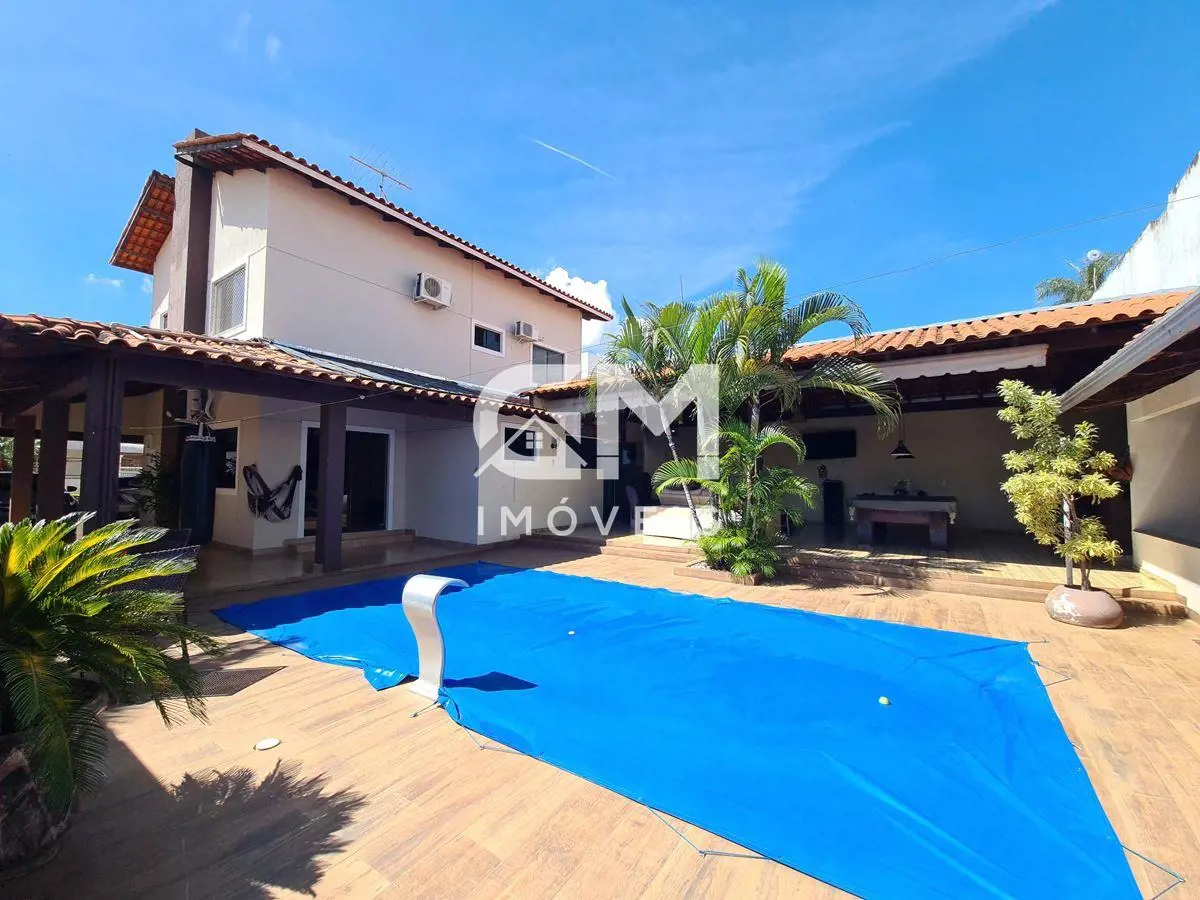 NÃO ACEITA FINANCIAMENTOÁrea Útil: 260m²Área construída: 450m²Ótima casa localiz...