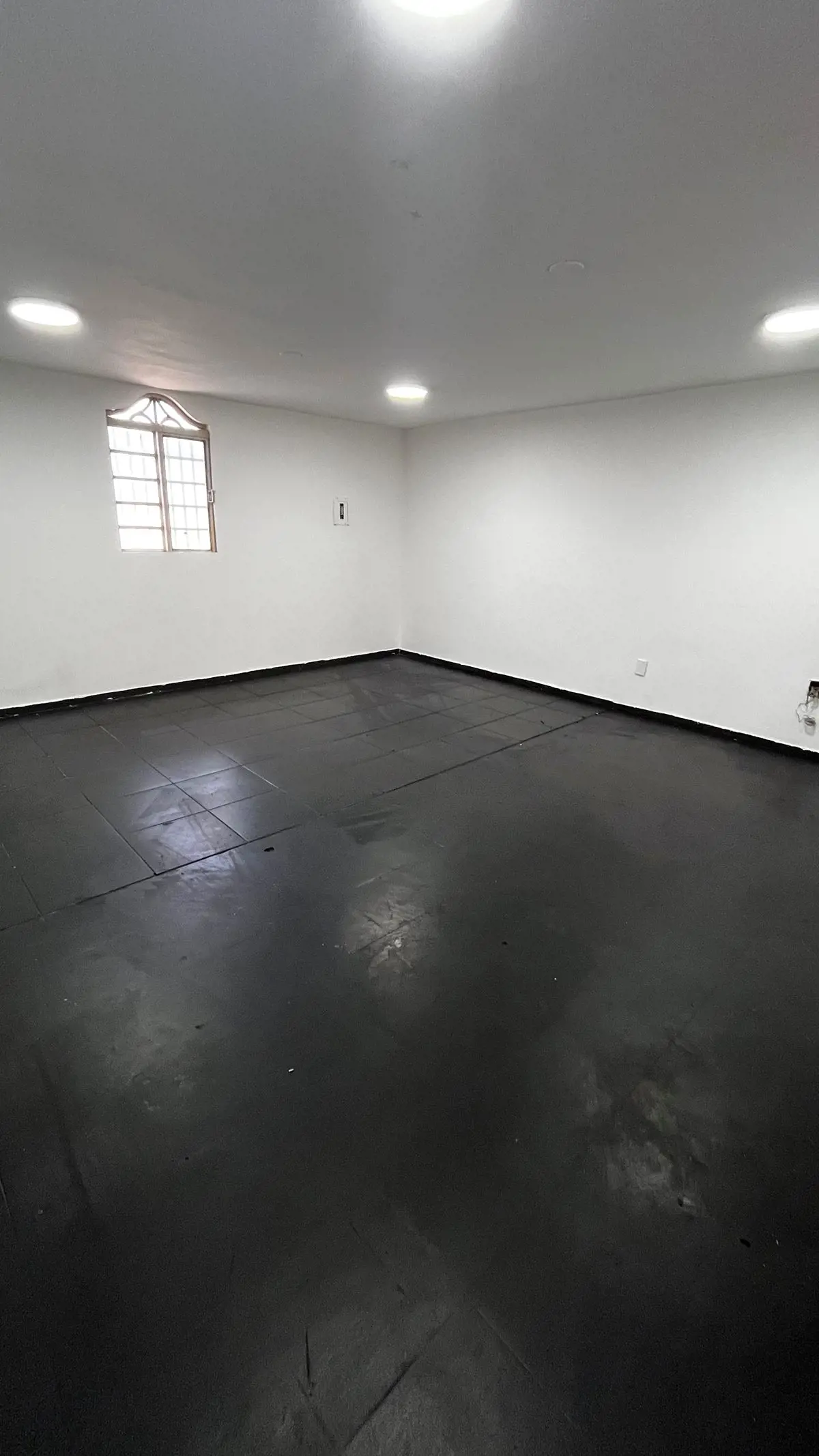 VENDA, PERMUTA OU LOCAÇÃO, EXCELENTE LOJA NA SCLRN 713, BLOCO G, Loja 56, com es...