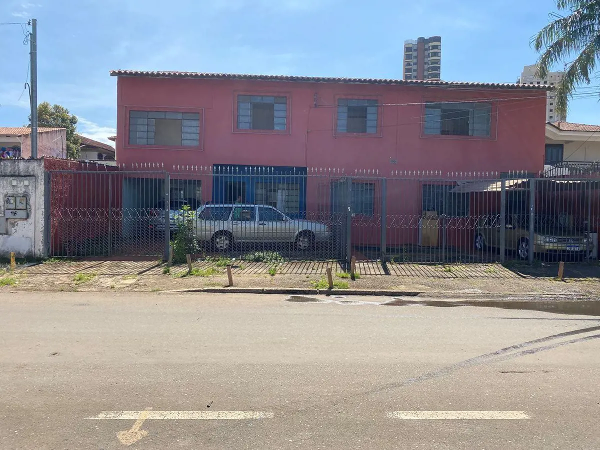 IMOBILIARIA ESTRELA - VENDE SOBRADO NO CENTRO DA CIDADE, PROXIMO A UM VASTO COME...