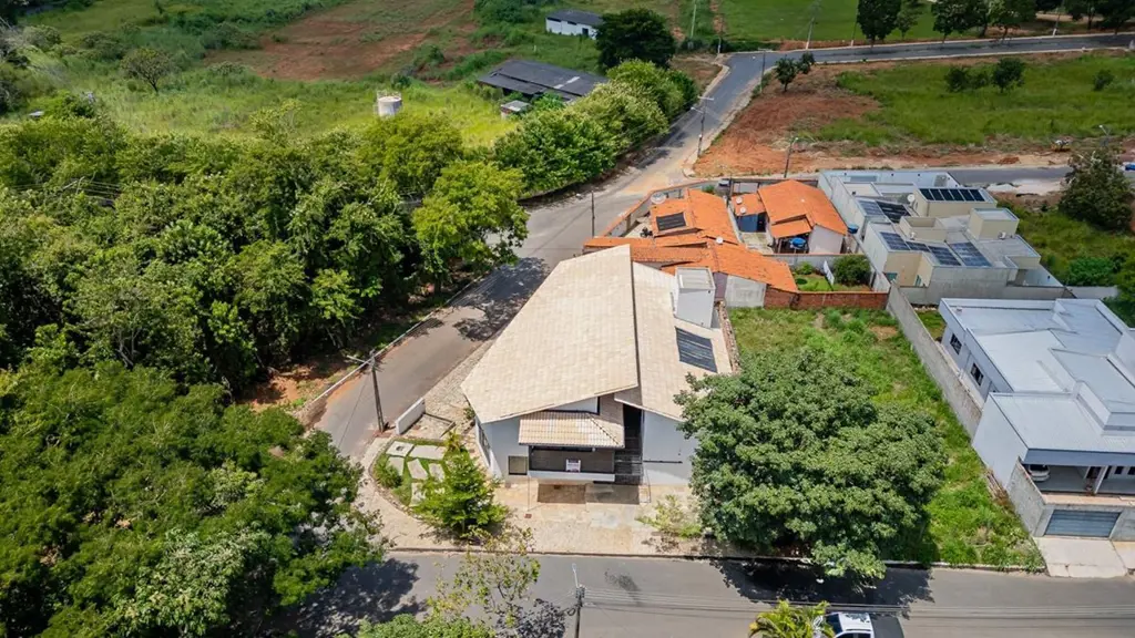 Localizada em Pirenópolis, uma das cidades mais charmosas de Goiás, esta casa am...