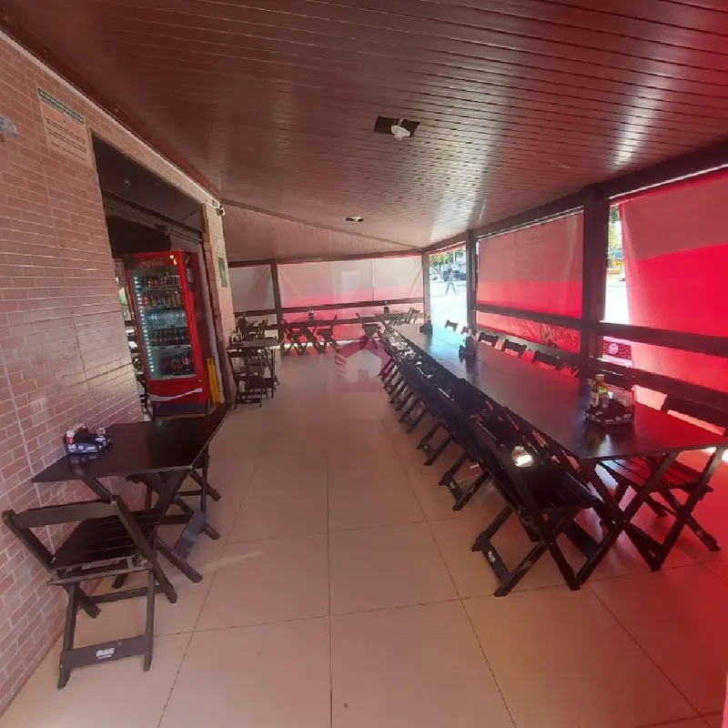 Fernandes & Coelho Imóveis vende ponto comercial de um restaurante na praça do B...