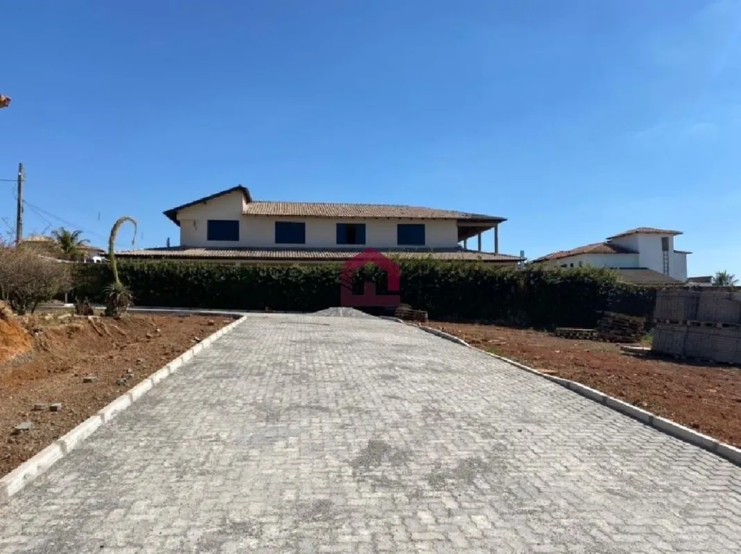 Fernandes & Coelho Imóveis apresenta um excelente lote de 350m² localizado na SH...