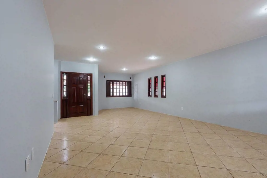 Espaço, conforto e privacidade em uma casa completa de 378 m²Esta casa ampla e b...