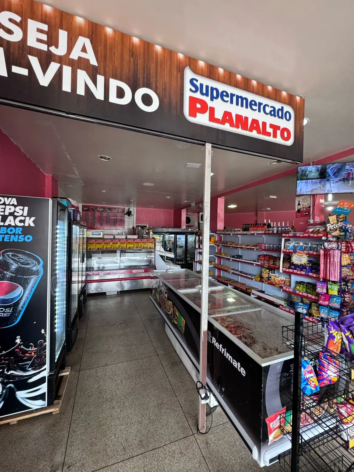 Inacreditável esse prédio de USO MISTO ( Espaço COMERCIAL no térreo e APARTAMENT...