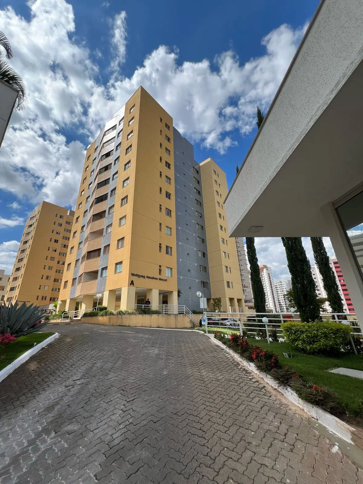 Aluga-se apartamento em Águas Claras, no condomínio Wolfgang Amadeus Mozart. O a...