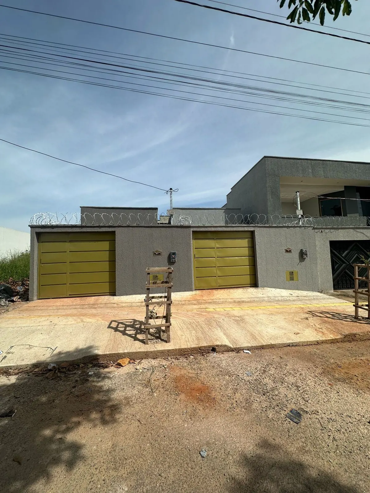 VENDE CASA, COM DOIS QUARTOS, UMA SUÍTE, BANHEIRO SOCIAL, NO RESIDENCIAL BUENA V...