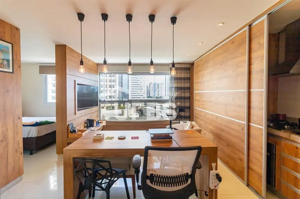 COD U-0021593 - Apresentamos um verdadeiro compacto de luxo no coração do Setor ...