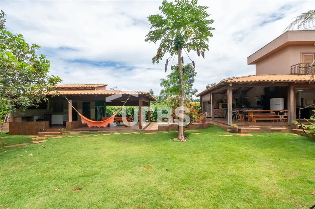 COD U-0020984 - Imagine-se em um refúgio exclusivo de puro encanto, onde cada de...