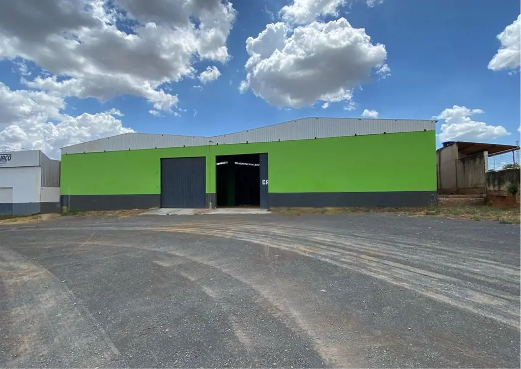 ?? Localização estratégica às margens da BR-020 em Formosa, garantindo fácil ace...