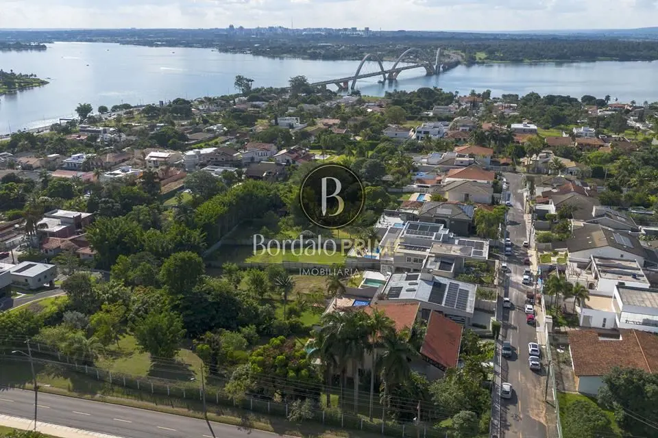 VILLA151258 - Última atualização: 03/04/26 23:31Casa em concreto aparente/ Atemp...