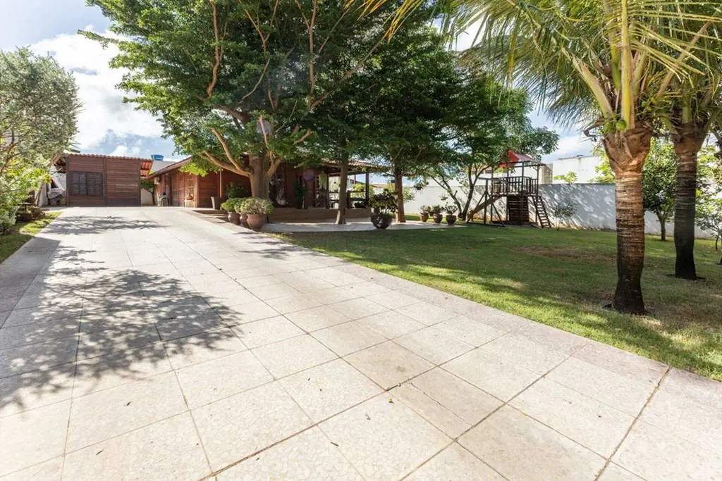 EXCLUSIVIDADE E CHARME EM MEIO À NATUREZA - CASA NO CONDOMÍNIO PRIVÊ 1 DO LAGO N...