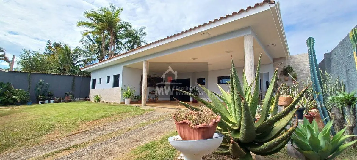 - MW Escritório Imobiliária Vende Casa Térrea no Condimínio Recanto da Serra.Reg...