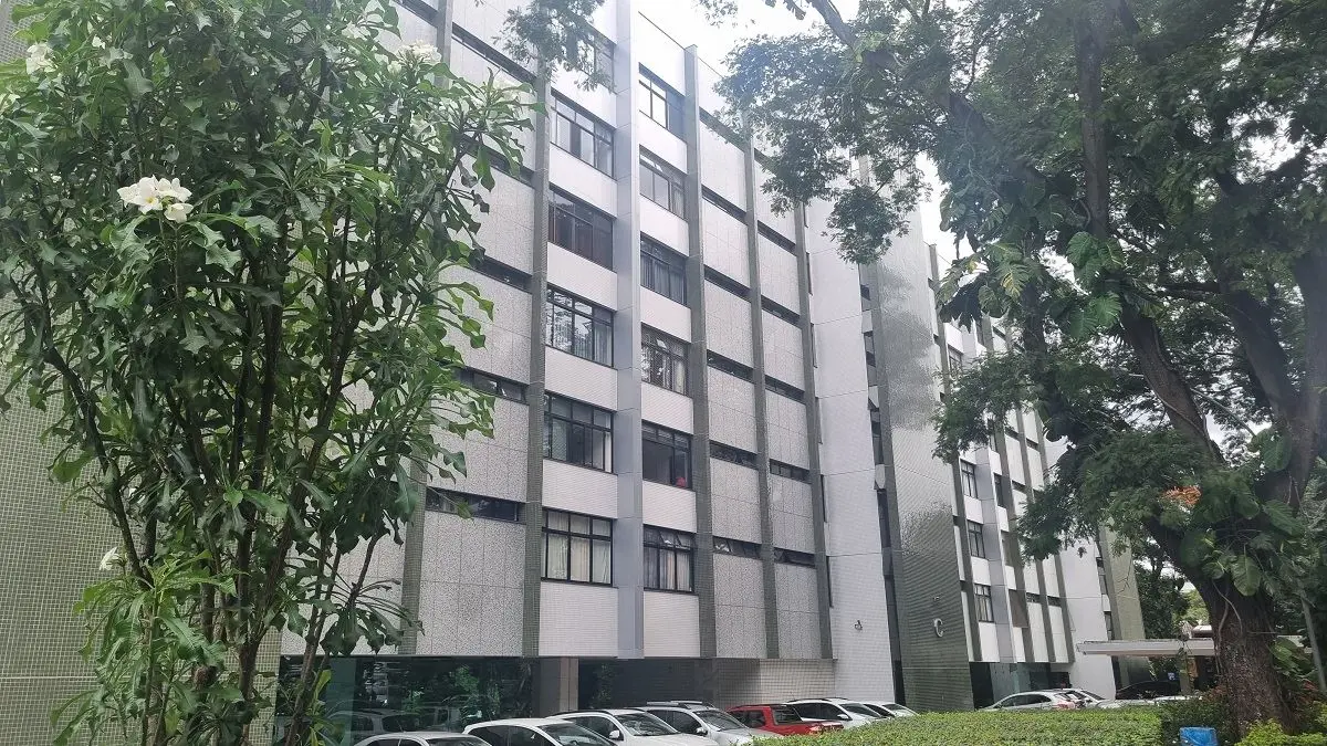 Apartamento em excelente localização no Plano Piloto na SQS 1033Qts, sendo uma s...