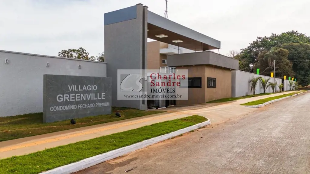 Condomínio Villagio Greenville OBS: fotos do decorado Casas individuais Quintal ...