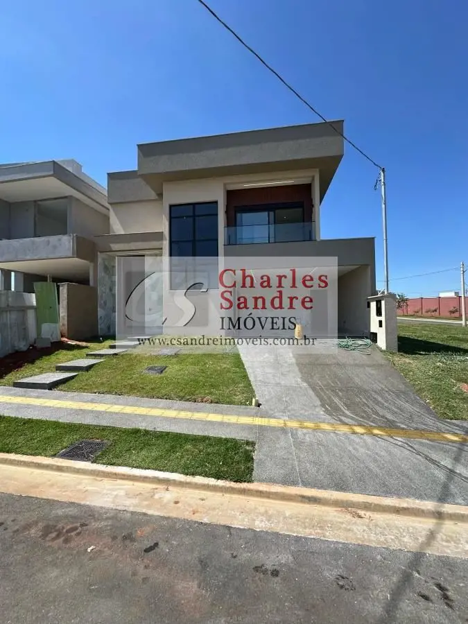 SOBRADO Jardins Parma Pav. Térreo 1 Banho Social Garagem Cob. p/ 02 carros Sala ...