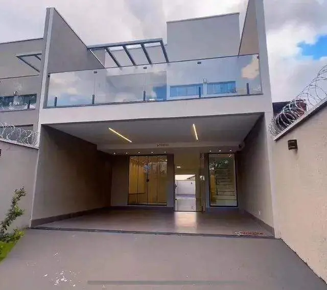 Casa Goiânia 2 3 quartos (01 suíte com varanda);2 banheiros 1 lavabo Pias esculp...