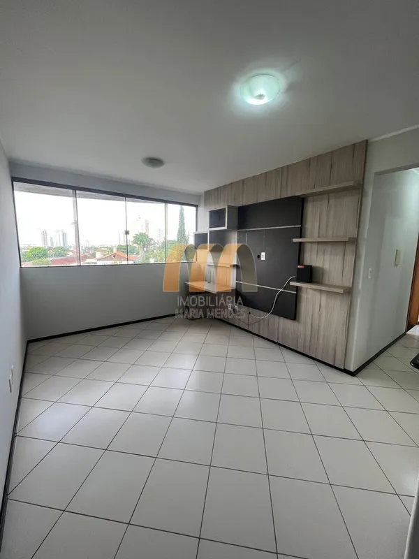 03 quartos sendo 01 suíte, sala, cozinha, banheiro social, área de serviço e gar...