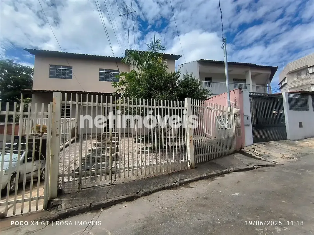 Casa na Metropolitana = Núcleo Bandeirante Excelente casa com dois andares, idea...