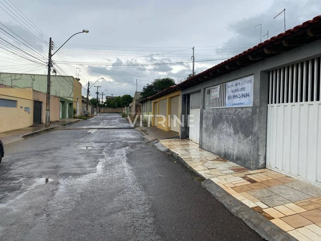 Quadra 23 Lote 60 Setor Oeste - GamaComposta por :4 quartos sendo 1 suite;Sala;C...