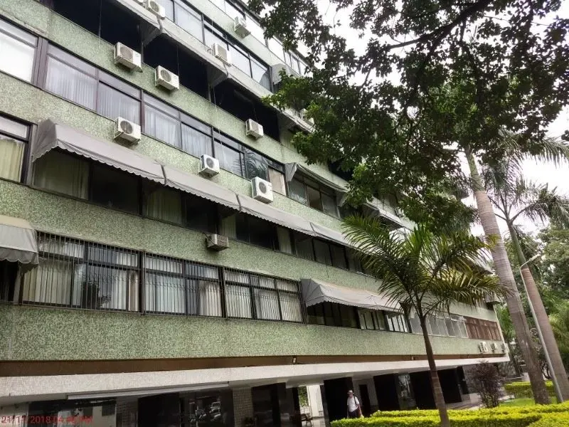 Alugamos ótimo Apto na SQS 310 Bloco K, 2º Andar, composto de:- Salão (2 ambient...