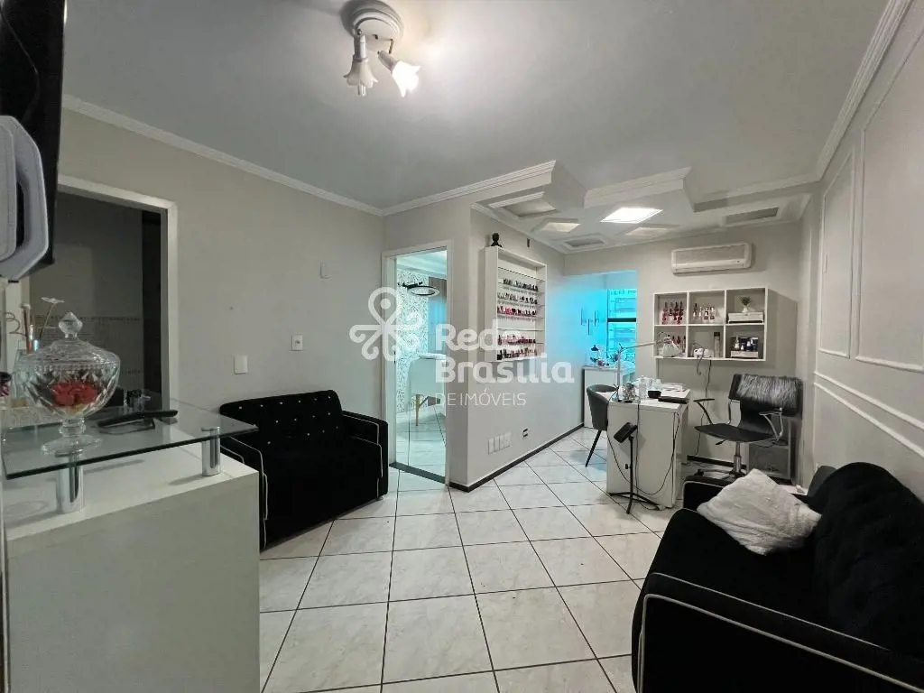 Excelente sala no Alameda Shopping, com 2 banheiros.Pronta para o seu negócio!Sa...