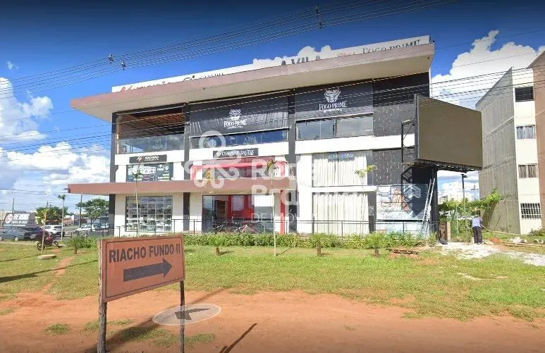 Riacho Fundo II - QN09-ASalas comercial na entrada do Riacho Fundo II.Centro com...