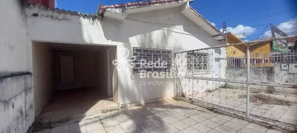 Ponto Comercial em Taguatinga muito bem localizado.Casa na laje em lote de 400 m...