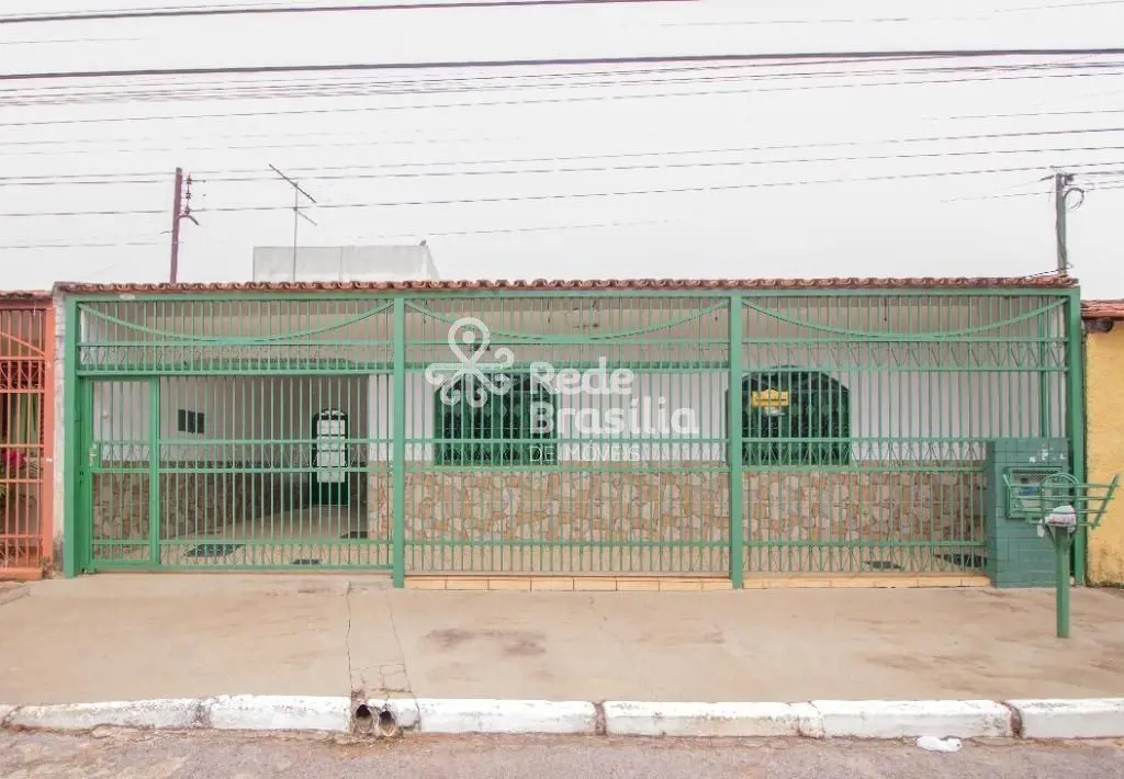 Lote com 02 Casas na Ceilândia Sul. Excelente imóvel para investimento!Ideal par...