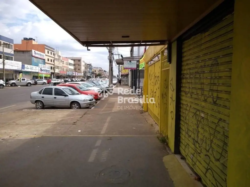 Vendo Lote de 340 metros na QND 14 - Frente para a Avenida Comercial de Taguatin...