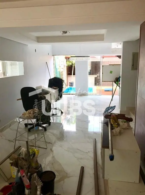 COD U-0021097 - Sobrado em condomínio fechado de 3 quartos com lazerPossui 3 dor...