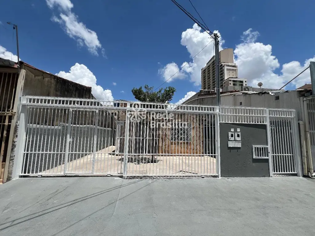 Atenção investidor! Lote residencial com potencial para comércio na melhor local...