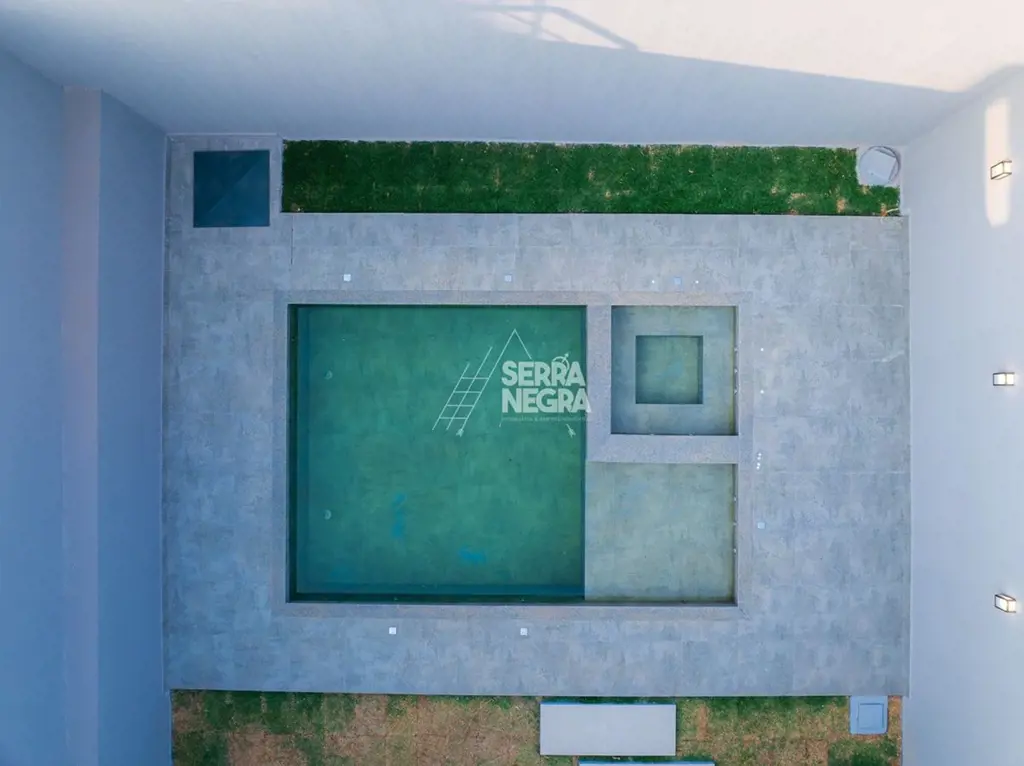 Casa de alto padrão com aproximadamente 280M² de área construída em lote de 350M...