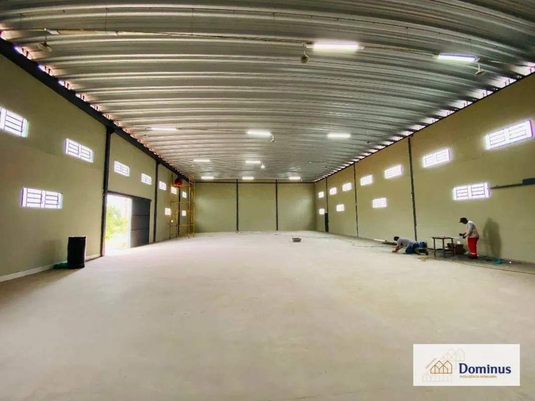 DOMINUS IMÓVEIS ALUGA: SAAN QUADRA 03 - Ótimo galpão de esquina com 600m², pé di...