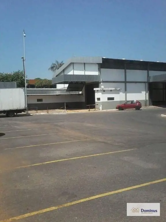 DOMINUS IMÓVEIS ALUGA: CONDOMINIO EM SOBRADINHO - Galpão com 800m², pé direito d...