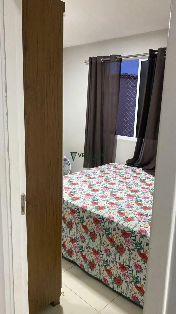 Apto 02 quartos, sala de estar, cozinha americana, banheiro social, hall de circ...