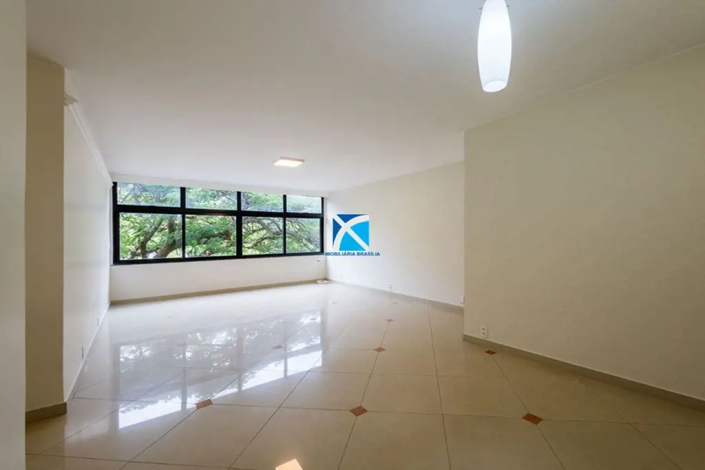Imobiliária Brasília aluga excelente apartamento de 03 quartos reformado na 106 ...