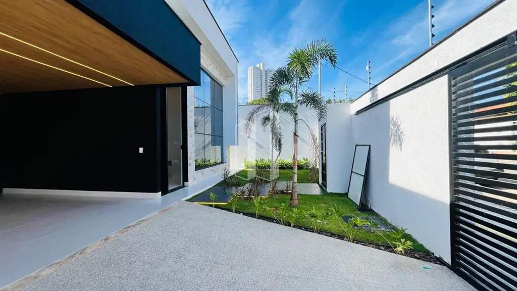Casa Térrea Alto Padrão  A poucas quadras do Parque Cascavel -04 Suites Plenas, ...