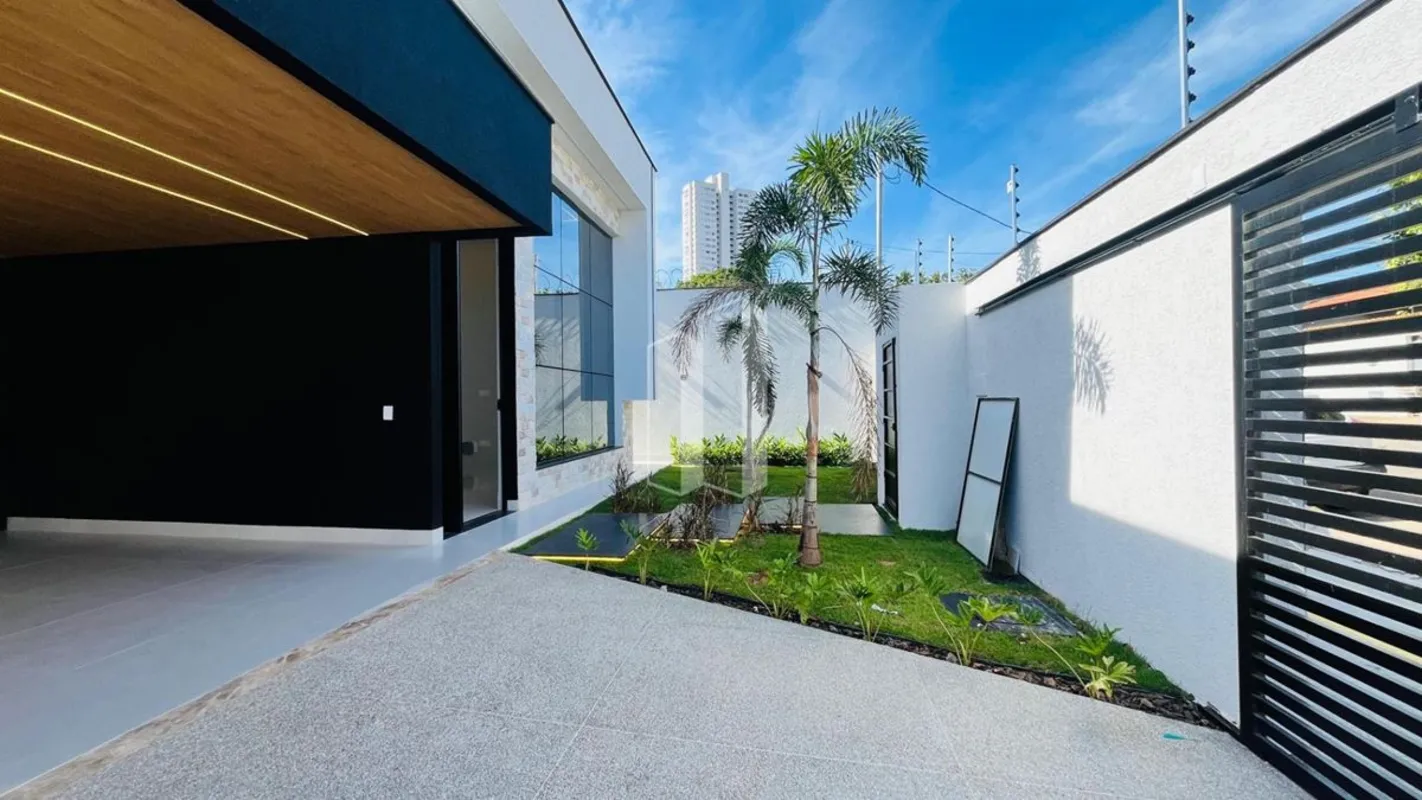 Casa Térrea Alto Padrão  A poucas quadras do Parque Cascavel -04 Suites Plenas, ...