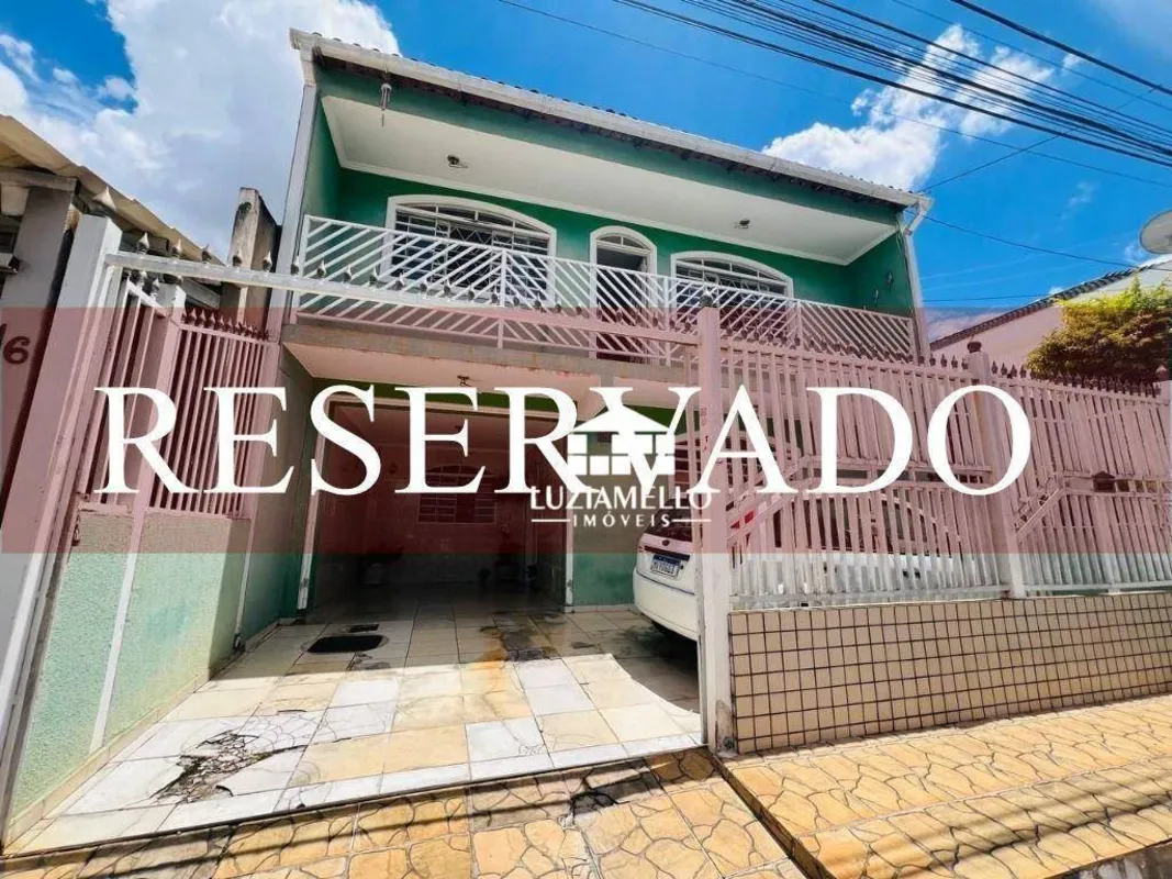 Casa com Dois Pavimentos, Frente Nascente e Vista LivreExcelente oportunidade pa...