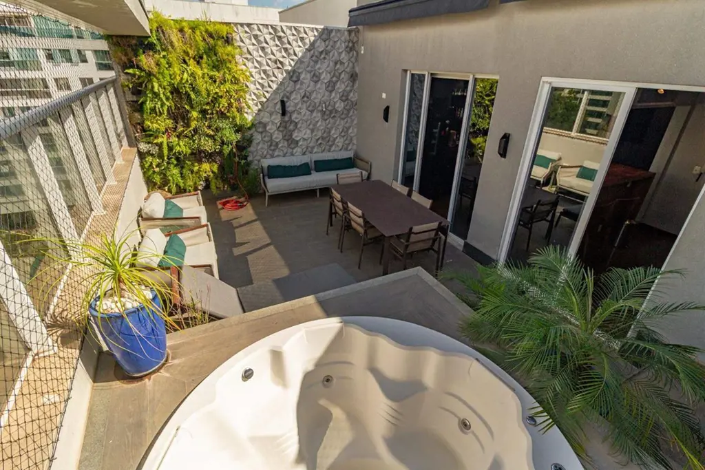 Cobertura privativa no tamanho ideal para oferecer qualidade, praticidade e sofi...