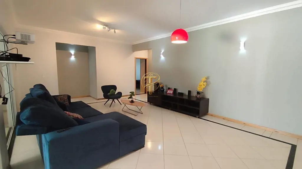 Casa com área de 800 mt2 situada na Rua 6 de Vicente Pires , composta por :- 4 Q...