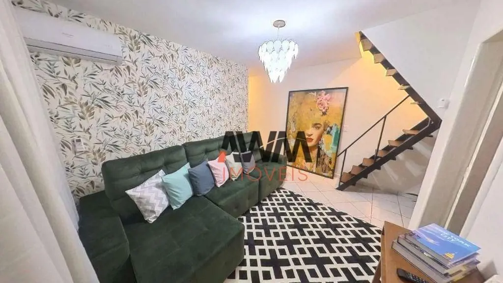 Cobertura triplex no edifício SALLINAS com 115 m², possuindo 2 quartos sendo 1 s...