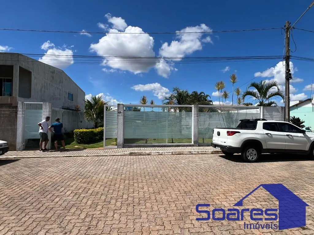 Excelente oportunidade! Linda casa com 02 quartos amplos, sala espaçosa, cozinha...