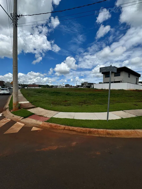 Excelente lote no Condomínio ParqVille Quaresmeiras, Trindade - GoiásLote com 43...